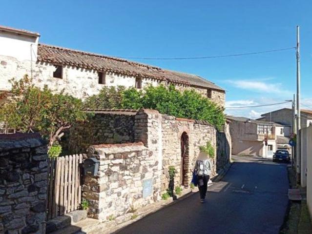 Fabbricato indipendente da ristrutturare nel centro storico di Mogoro