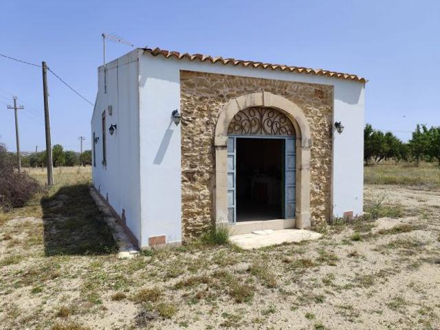 Fabbricato rurale con terreno in C.da Piraino Chiaramonte Gulfi