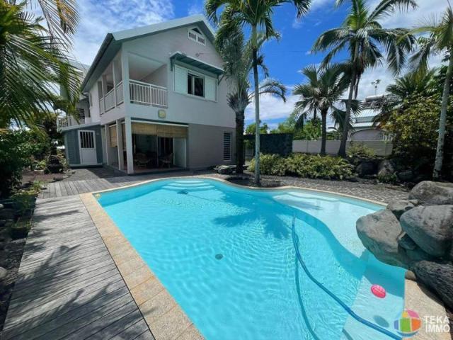 Fabien TEKA IMMO vous propose une magnifique villa F7 standing sur St André décorée avec goût, ile de la Réunion