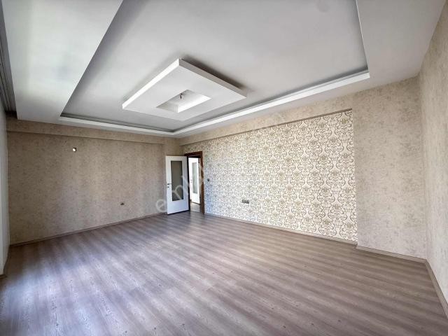 Fabrika Mahallesinde 3+1 Arakat Tertemiz Daire !