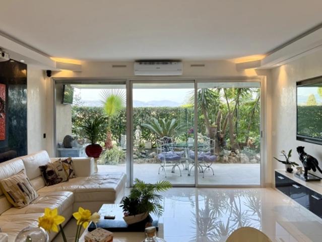 FABRON / 3 pièces de 70m2 avec jardin et terrasse calme et lumineux Garage fermé piscine