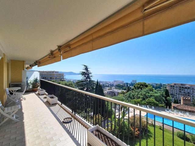 Fabron — vue panoramique sur la mer, terrasse et piscine 97m² Nice