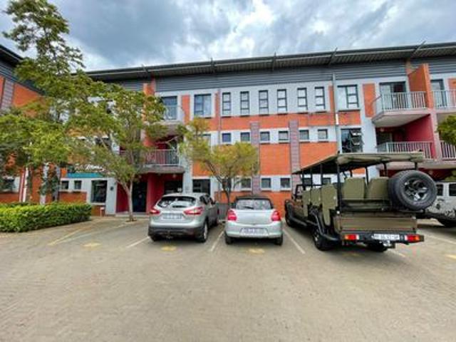 factory / warehouse to let in hennop.