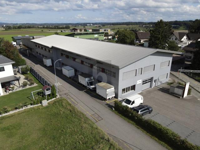 Factory with 10 rooms for rent in Oberbipp 1 500 m² | dreamo. Ch