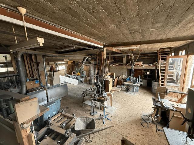 Factory with 6 rooms for rent in Les Verrières Ref 1411 | dreamo. Ch