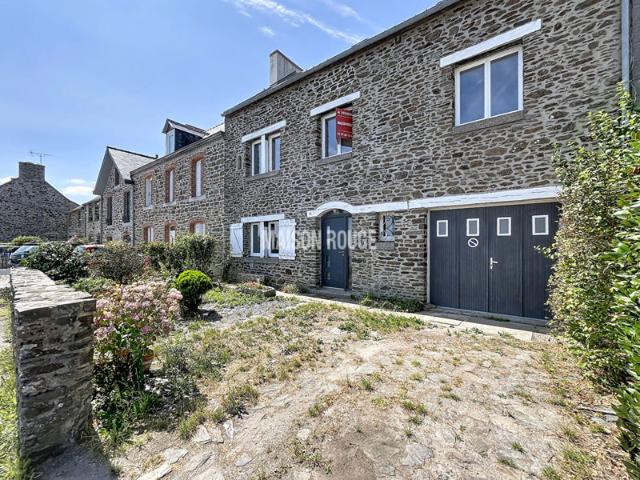 Face à la baie du Mont Saint Michel ? Maison familiale avec dépendance, garage et terrain de 1 700 m²