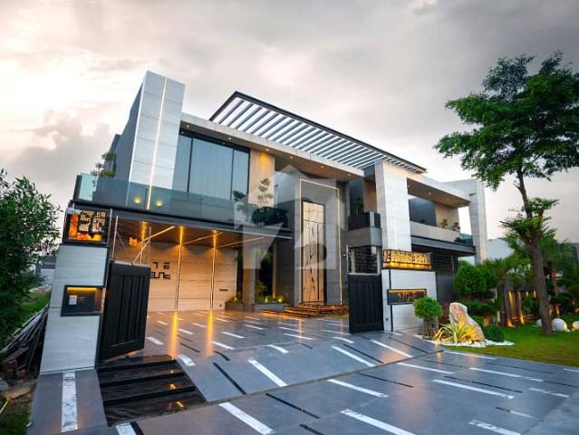 Facing Golf Course 2 Kanal 6 Bed Fully Basement Fully Furnished With Swimming Pool & Lift Villa For Rent With 20 KW Solar System At Super Hot Location Non Furnished
