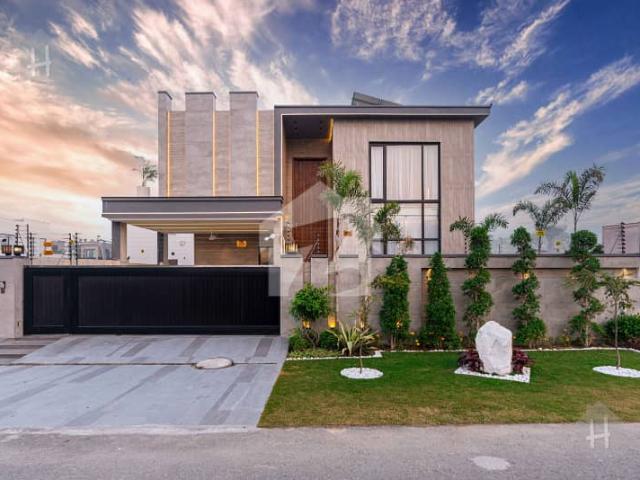 Facing dha raya 01 kanal modern design house available for sale
