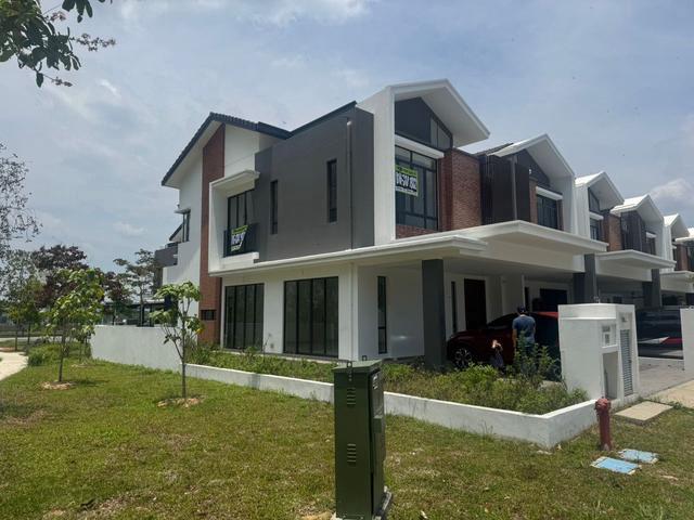 Facing Empty 2 Storey END LOT House Joya Danau Embun Gamuda Garden