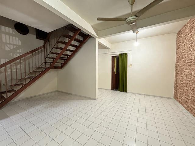 Facing Empty 2 Storey House Taman Kemboja Bukit Sentosa Rawang