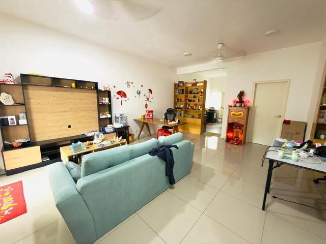 FACING EMPTY 2 sty House Garland 2 Kota Emerald rawang