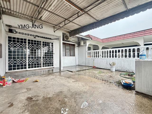 Facing Field Tmn Sentosa 20x65 Extended Kitchen