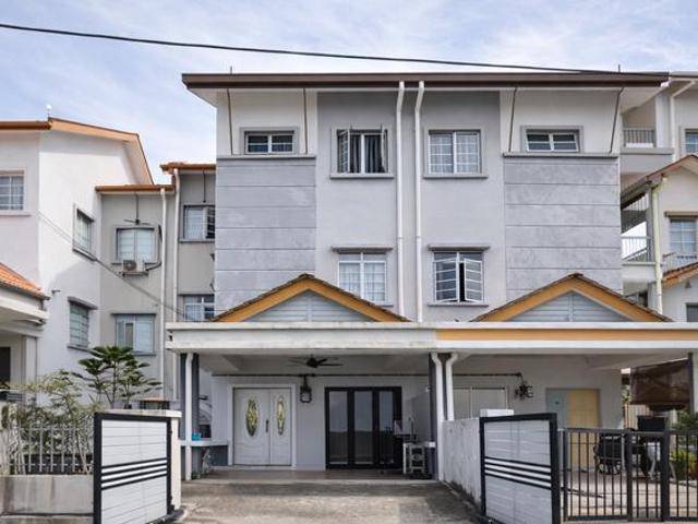 FACING KLCC 25 Storey House in Gated Community Ukay Perdana