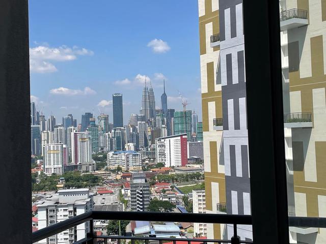 Facing KLCC Facilities View Below Market Rate Strategic Locatio