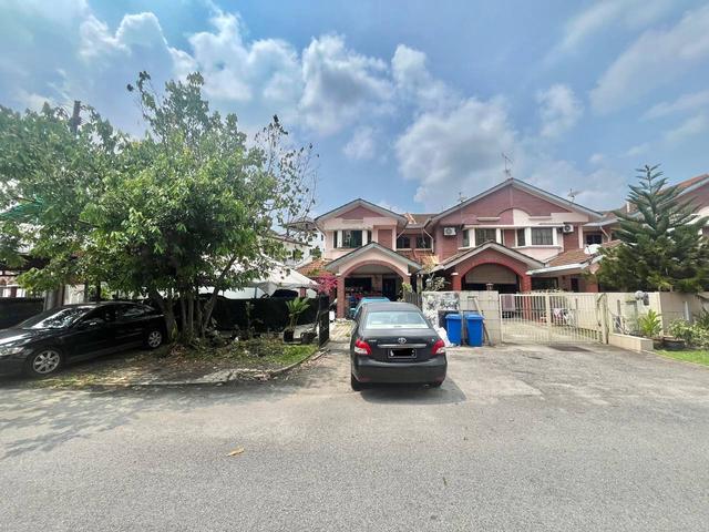 FACING OPEN2 Storey Angular Lot Jalan Platinum Seksyen 7Shah Alam