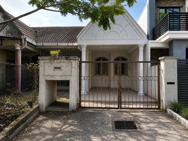 FACING OPEN 1 Storey Jalan Suasana Bandar Tun Hussein Onn Cheras