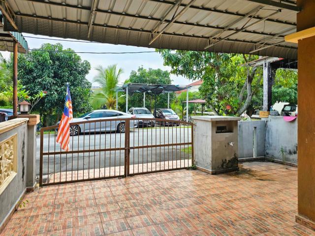 FACING OPEN 1Storey Terrace Taman Bunga raya Salak Tinggi 100 loan