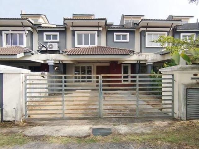 FACING OPEN 22x75 Double Storey Terrace House Amoda Saujana Rawang