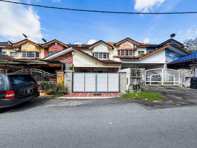 FACING OPEN 2 Storey Taman Desa Mewah Semenyih