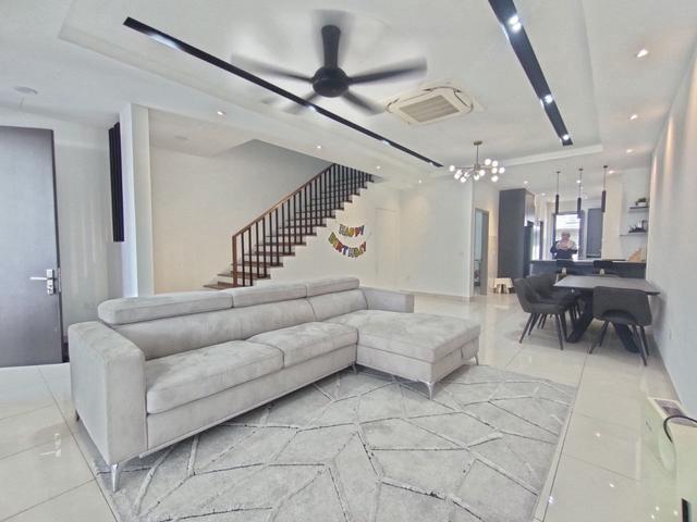 FACING OPEN 2 Storey Terrace Elmina Green Shah Alam Seksyen U16