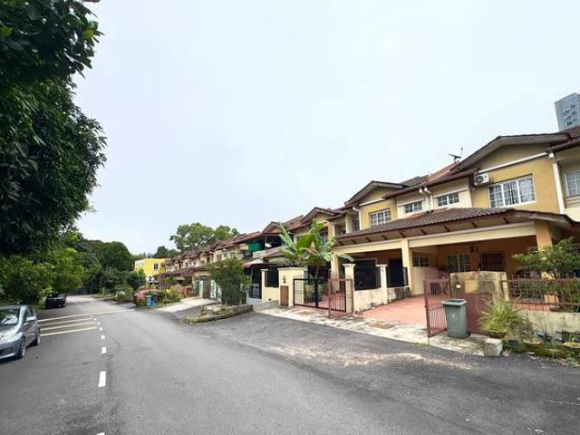 FACING OPEN 2 Storey Terrace Jalan Suakasih Bandar Tun Hussein Onn