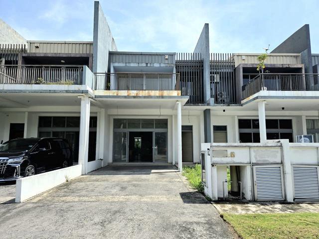 FACING OPEN 2 Storey Superlink Terrace Nautilus 2 Disland Puchong