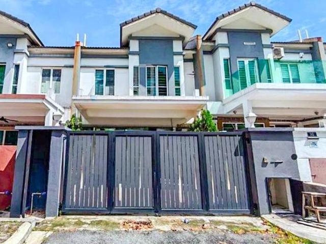 FACING OPEN 2 Sty Terrace Suakasih Bandar Tun Husseinn Onn For Sales
