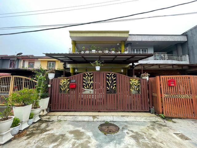 RENOVATED 2Storey Terrace Taman Puchong Perdana Puchong