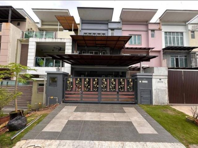 FACING OPEN 3 Storey Maya Height Bandar Seri Alam Masai Johor