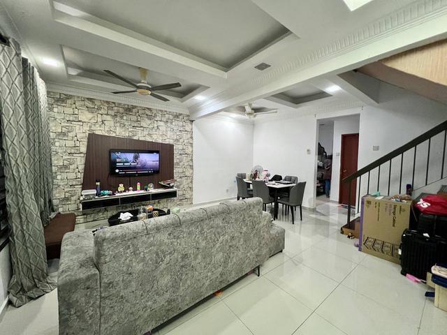 Facing open Taman Lestari Putra LEP 6 Rumah untuk Dijual Renovated