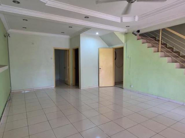 Facing Open Taman Oakland Double Storey House For Sale