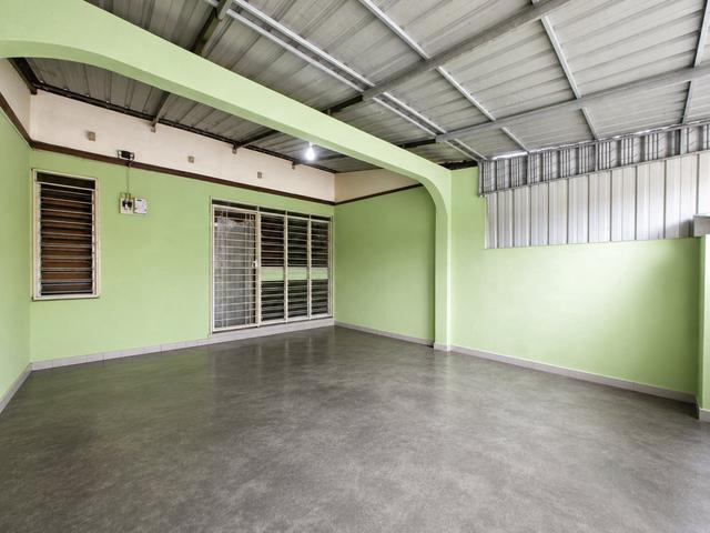 FACING OPEN Teres 2 Tingkat Taman Utama Bercham