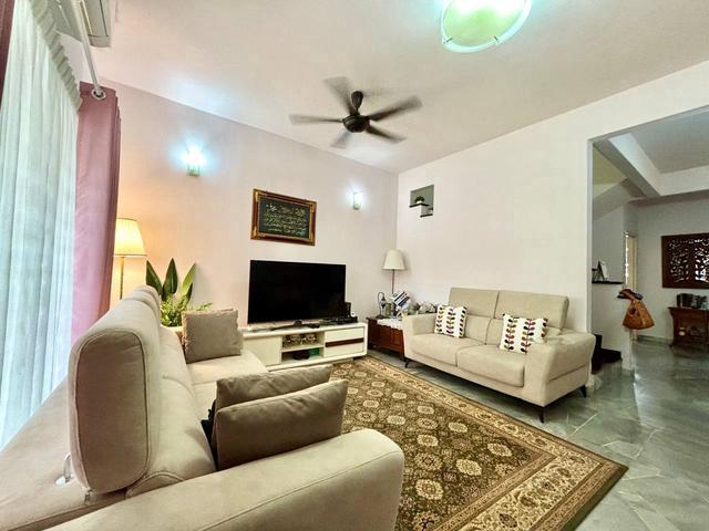 FACING OPEN Well Maintain Double Storey House USJ 17 Subang Jaya