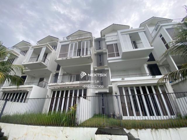 Facing Open Ample Parking 1.5 Storey Endlot Factory Jalan Battery Bukit Kemuning Shah Alam