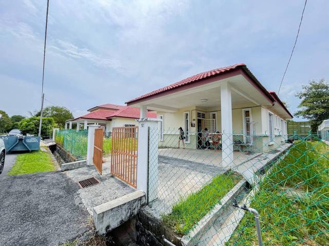 FACING OPEN Bungalow Single Storey Mahkota Hills Lenggeng