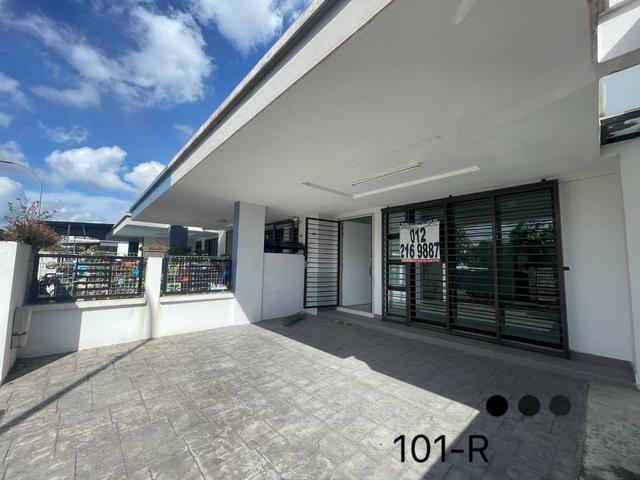 Facing open Bukit raja Nafiri 2sty 2070sqft Basic unit for sale