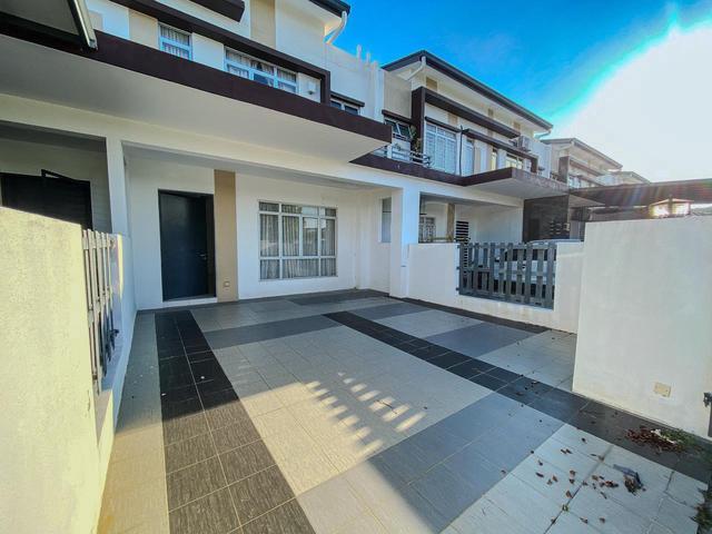 FACING OPEN CANTIKDouble Storey Terrace Springfields Ecohill 2
