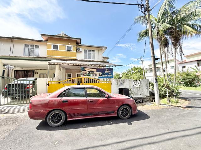 FACING OPEN CORNER LOT 2 Storey Taman Emas Dengkil
