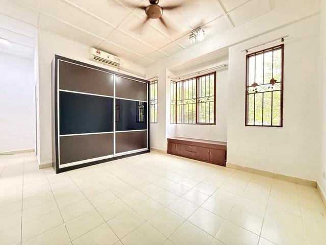 FACING OPEN CLEAN TIDY 2 Storey Terrace Alam Budiman U10 Shah Alam