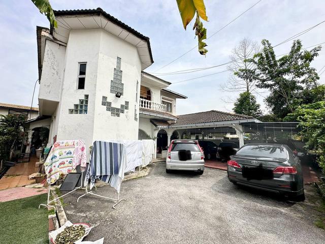 FACING OPEN DEPAN SEKOLAHBungalow Two Storey Gombak Setia