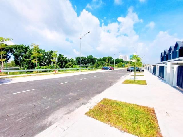 FACING OPEN Double Storey House Serenia ARIYA in Dengkil Sepang