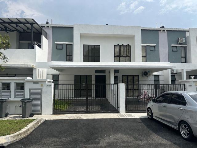 Facing Open Double Storey Queenbury Mahkota Hills Negeri Sembilan