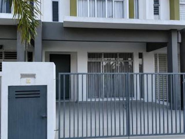 Facing Open Double Storey Taman Langat Utama 3 KLIA for SALE