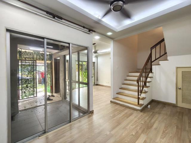 Facing Open Double Storey Taman Pinggiran USJ 2 Subang Jaya Selango