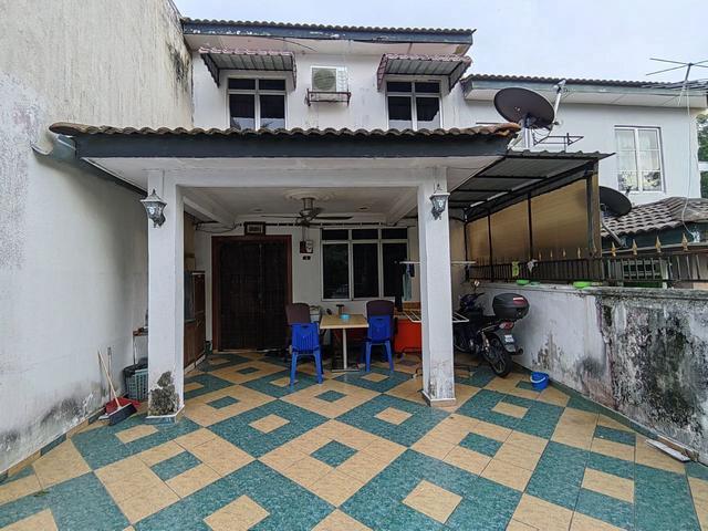 FACING OPEN Double Storey Taman Saujana Puchong 7 Puchong Selangor