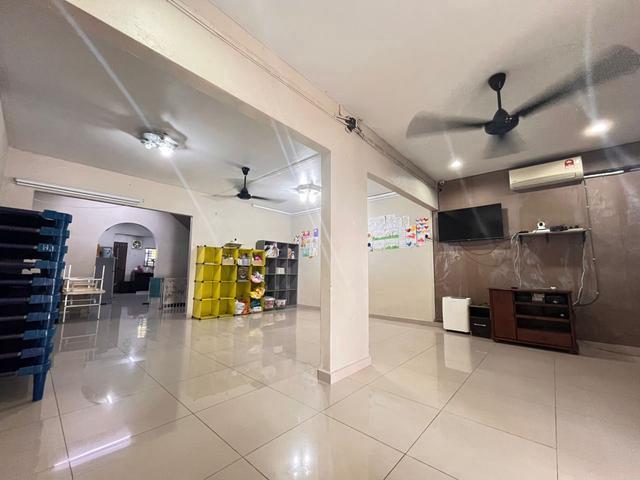 FACING OPEN Double Storey Terrace House Seksyen 19 Shah Alam