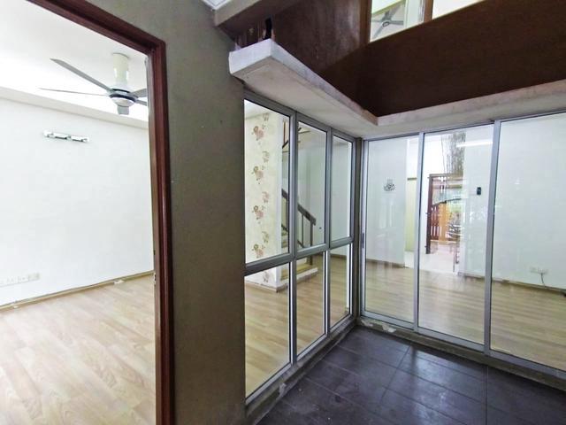 FACING OPEN Double Storey Terrace House Taman Pinggiran USJ 2