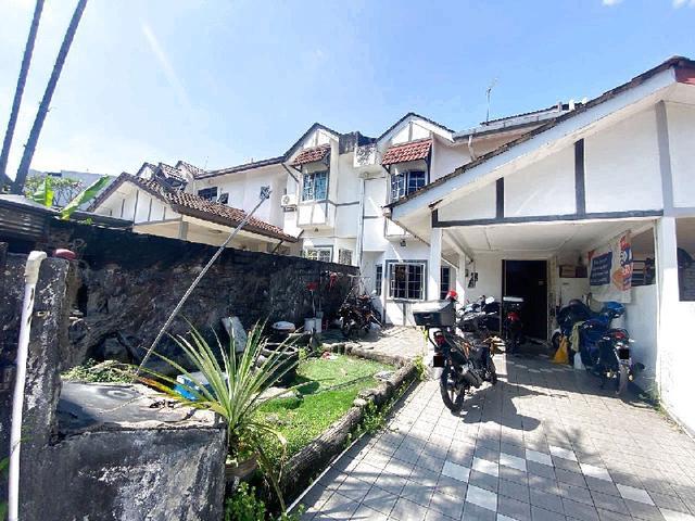 Facing Open Double Storey Terrace Jalan Tengku Dhiauddin Seksyen 9 Sh
