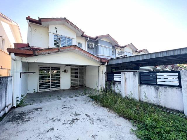 Facing open Double storey terrace taman Semenyih permata Semenyih