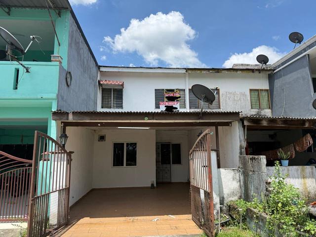 Facing Open Double Storey Terrace Taman Rawang Jaya Rawang